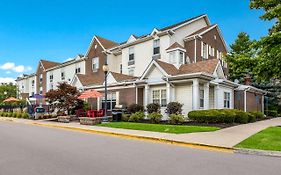 Birch Hills Suites - Blue Ash