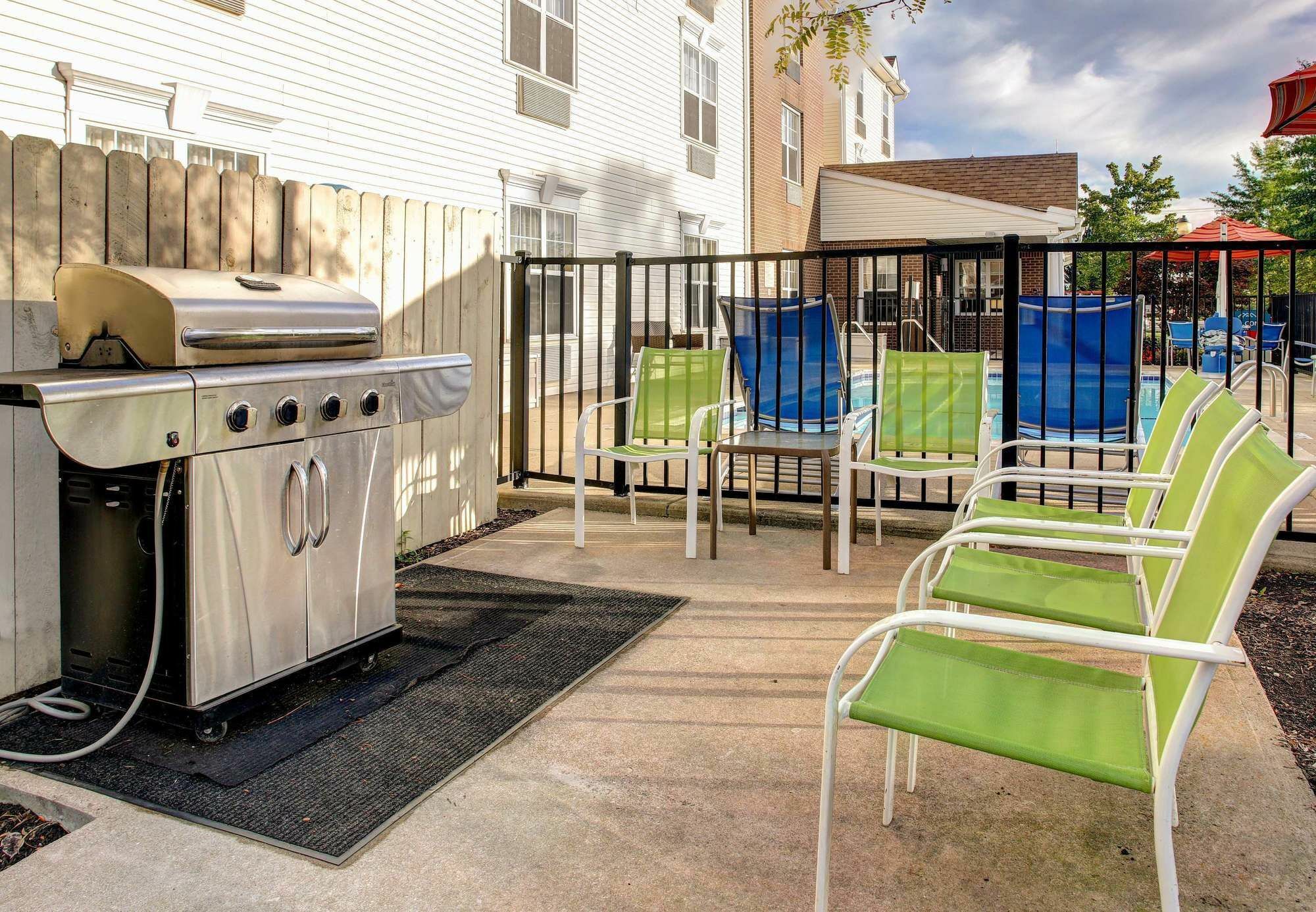 Birch Hills Suites - Blue Ash Exterior photo