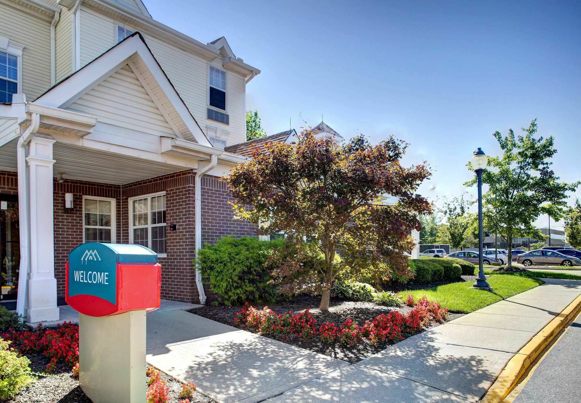 Birch Hills Suites - Blue Ash Exterior photo